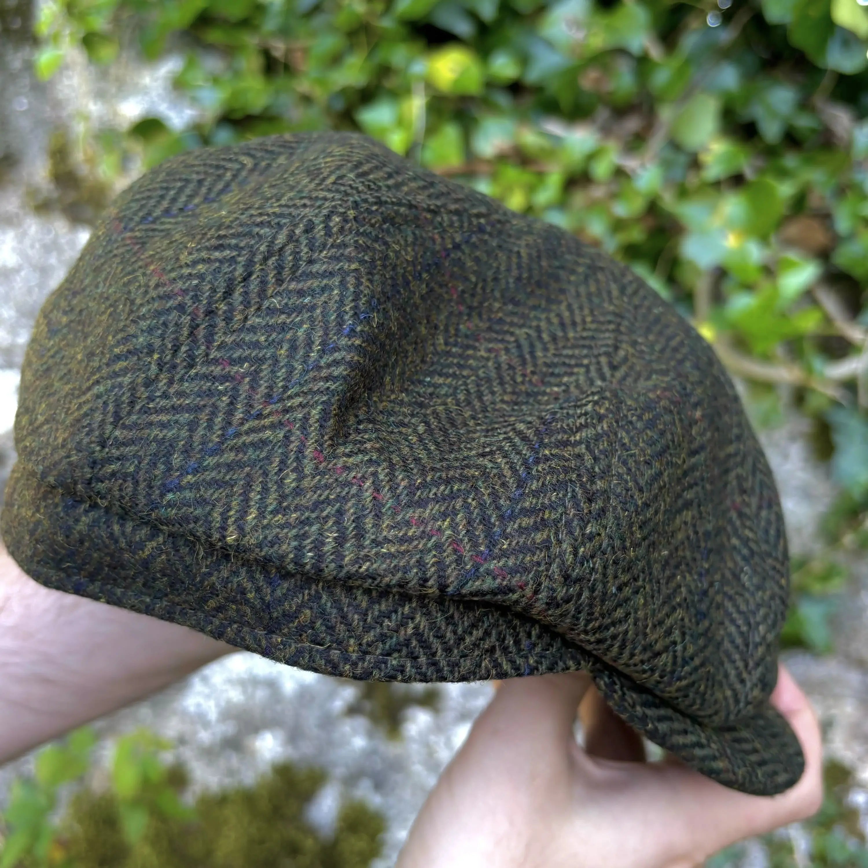 Driving Cap in Herringbone Green