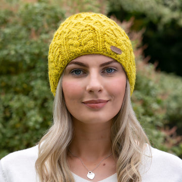 Aran Diamond Pullon with Cable Band Yellow