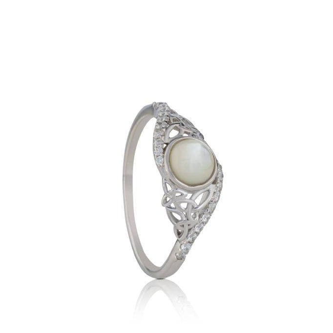 Boru Arian Twisted Trinity Mother of Pearl Ring