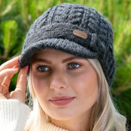 Aran Wool White Peak Hat